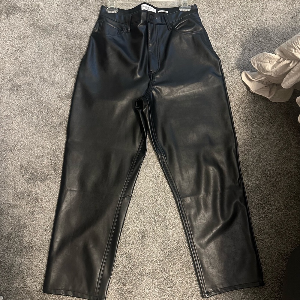 NWT Abercrombie Curve Love Vegan Leather Ankle Straight Pants